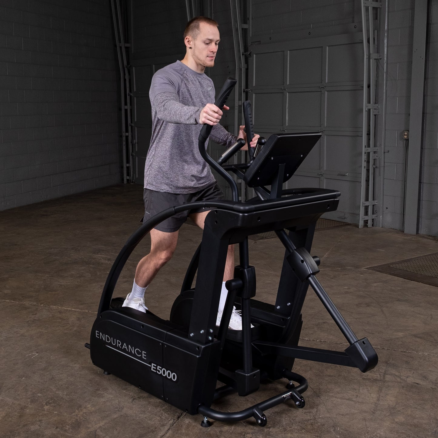 Body-Solid Endurance Center Drive Elliptical E5000