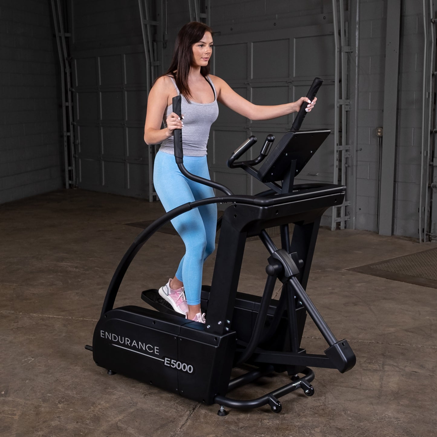 Body-Solid Endurance Center Drive Elliptical E5000
