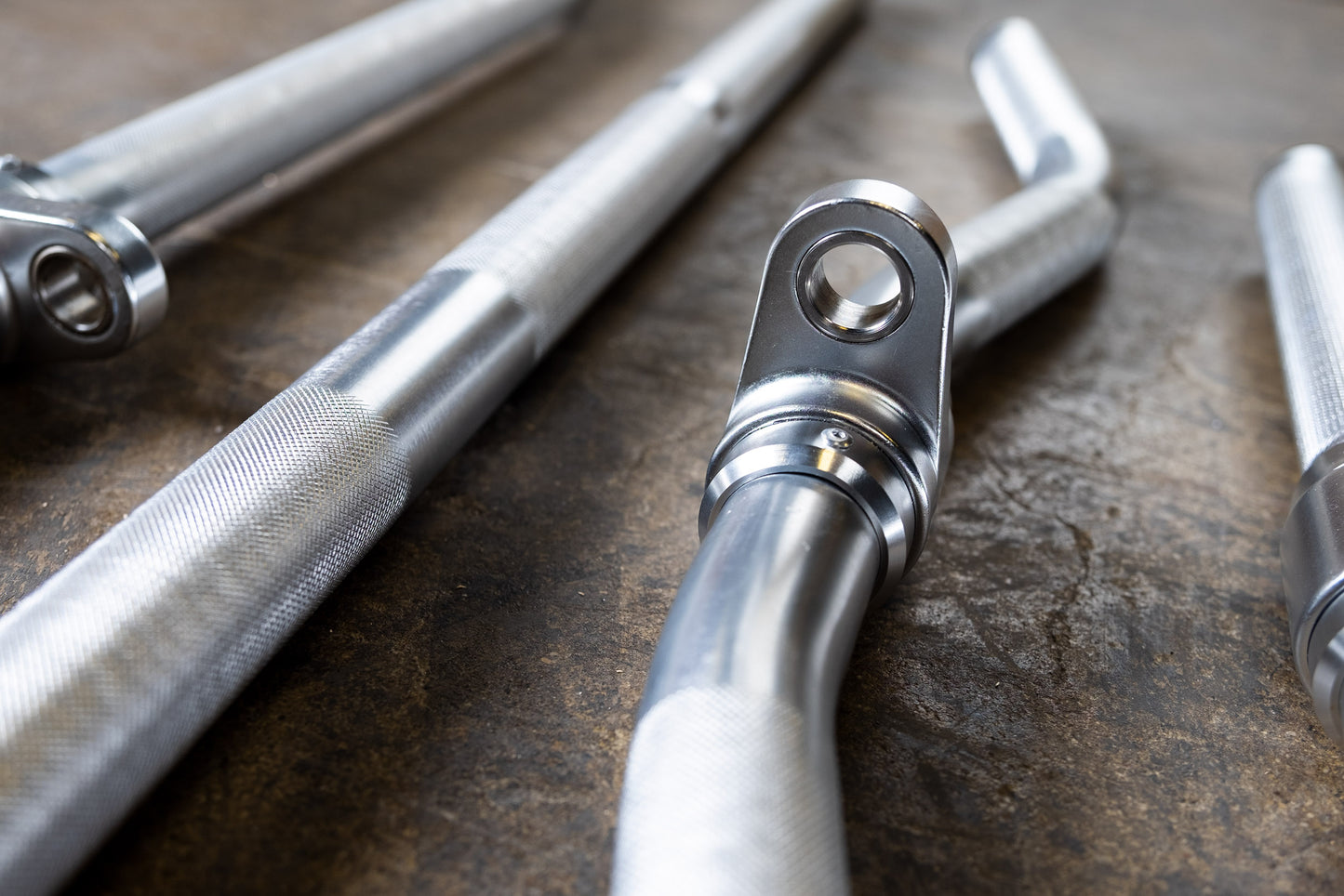 Body-Solid Tools Aluminum Revolving Straight Bar MB022A