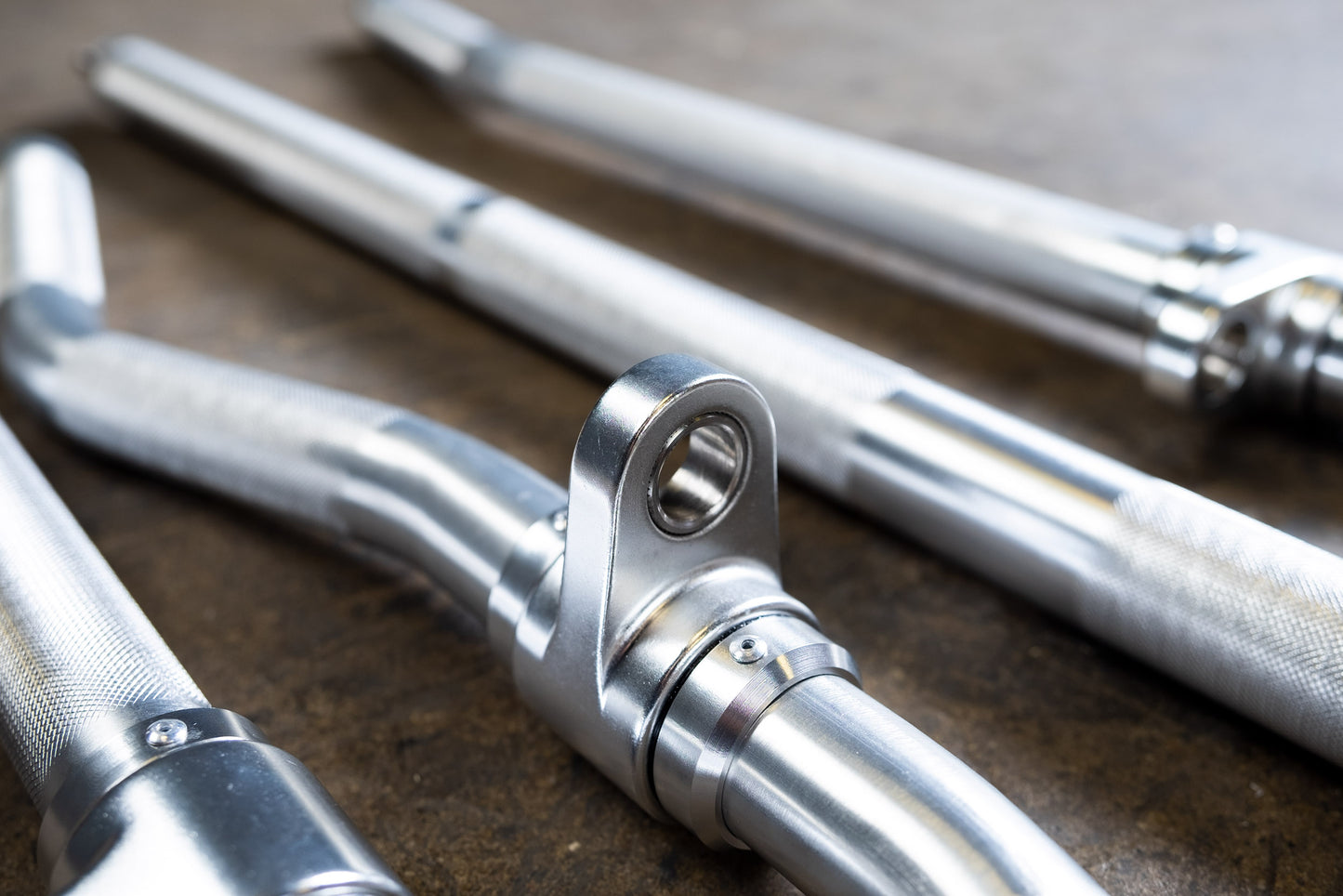 Body-Solid Tools Aluminum Revolving Straight Bar MB022A
